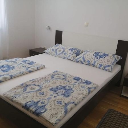 Apartments Ruzmarin Vrsi Exterior photo