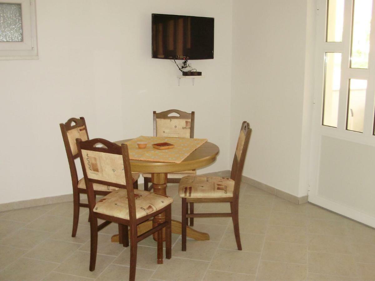 Apartments Ruzmarin Vrsi Exterior photo